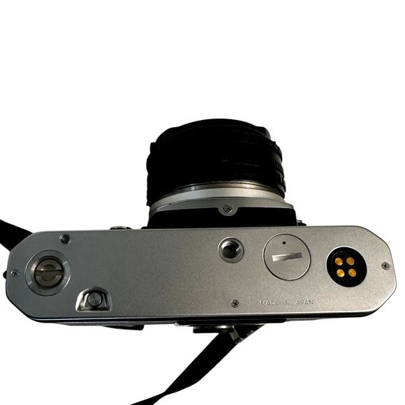 Nikon FM 35mm SLR Film Camera with Nikon Series E 150mm 1.8 Lens - Picture 4 of 7